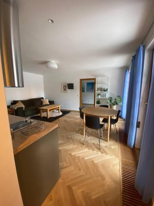 2+kk Se Vstupem Na Zahradu Apartmán *